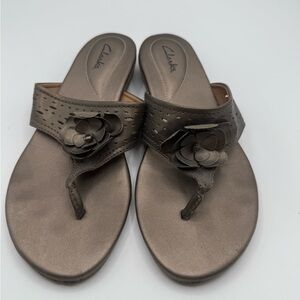 Clarks Qwin Hera Thong Sandals Pewter Leather 8.5